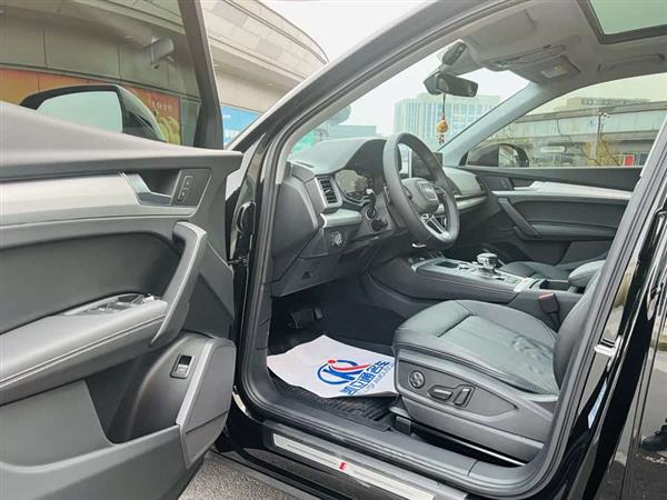 奥迪Q5L 2020款 改款 40 TFSI 荣享时尚型
