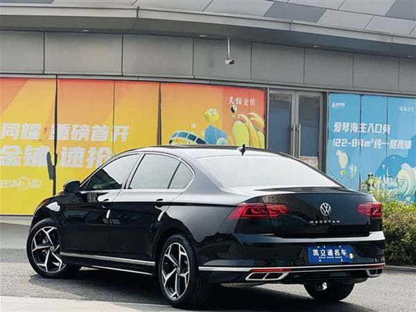 迈腾 2025款 改款 众享款 330TSI DSG豪华型