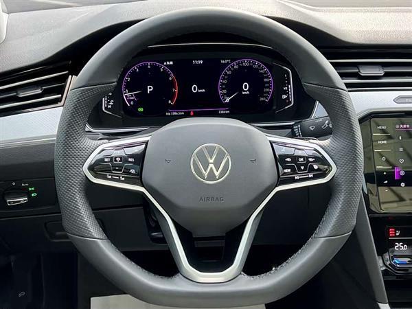 迈腾 2025款 改款 众享款 330TSI DSG豪华型