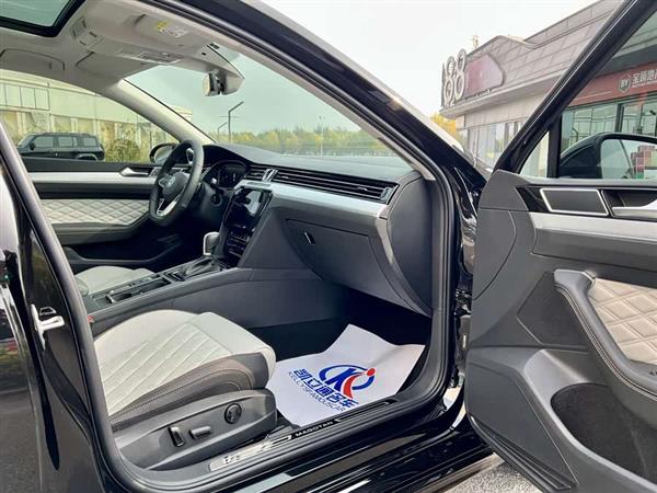 迈腾 2025款 改款 众享款 330TSI DSG豪华型