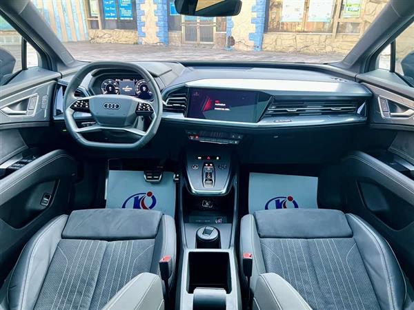 奥迪Q5 e-tron 2024款 50 e-tron quattro 光耀型 机甲套装