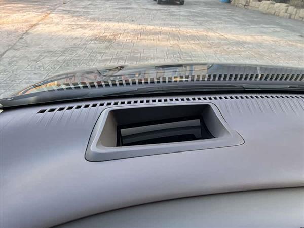 腾势D9 2024款 DM-i 980 四驱尊荣型