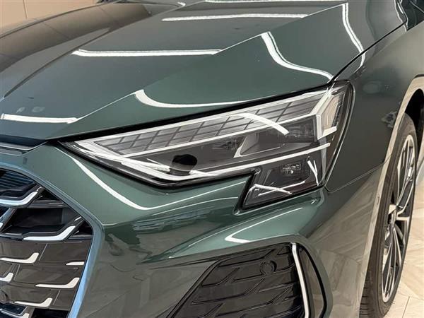 奥迪A3 2025款 A3L Limousine 35TFSI 飞驰尊享型 +豪华臻选包