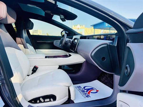 阿维塔12 2023款 650 三激光四驱性能版