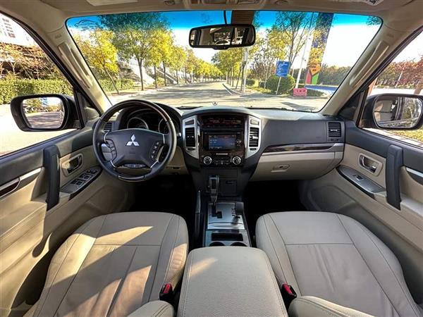 帕杰罗(进口)V97 2018款 3.8L 中东版