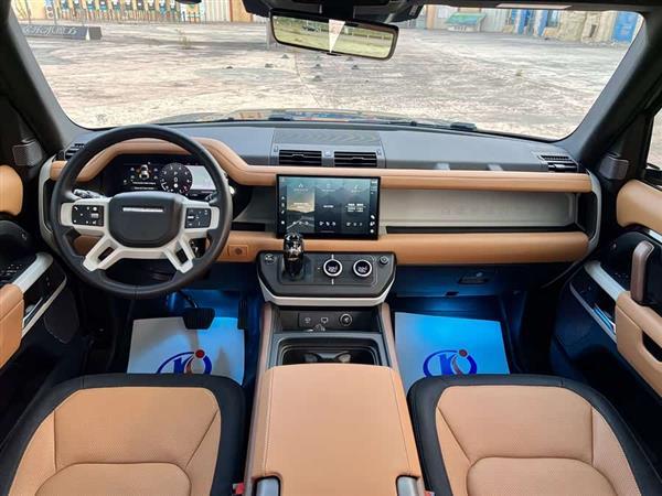 路虎卫士 2024款 110 3.0T P400 X-DYNAMIC HSE