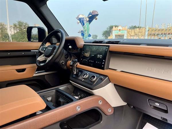 路虎卫士 2024款 110 3.0T P400 X-DYNAMIC HSE