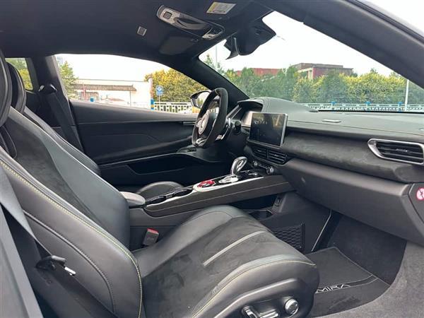 EMIRA 2021款 2.0T DCT First Edition