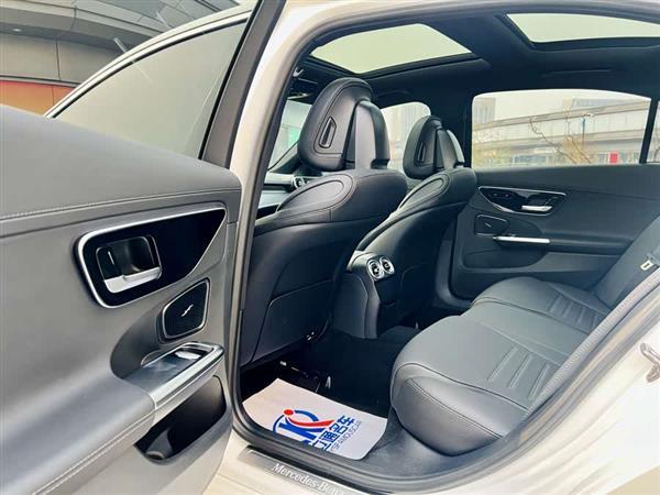 奔驰C级 2023款 C 260 L 运动版