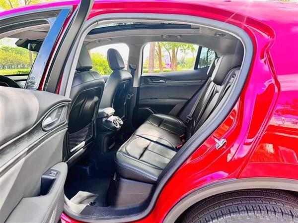 Stelvio斯坦维 2017款 2.0T 200HP 精英版