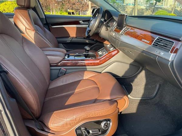 奥迪A8 2013款 A8L 45 TFSI quattro舒适型