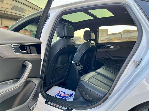 奥迪A4L 2023款 40 TFSI 豪华动感型