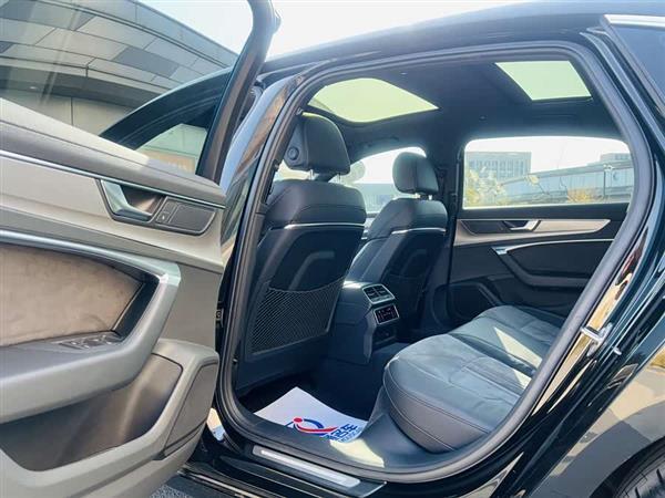 奥迪A6L 2019款 45 TFSI quattro 臻选动感型