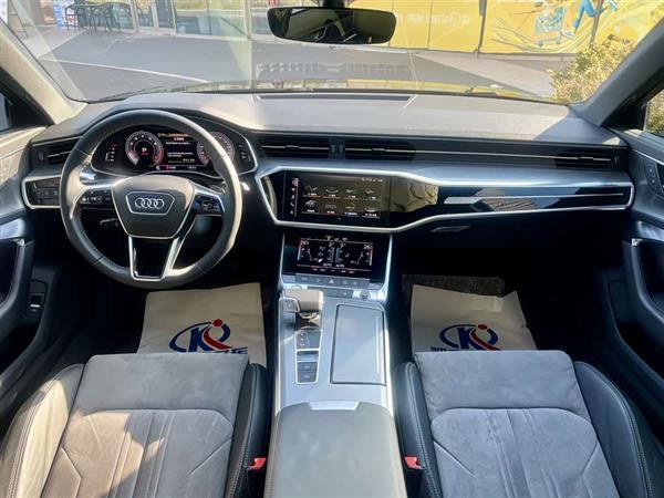 奥迪A6L 2019款 45 TFSI quattro 臻选动感型