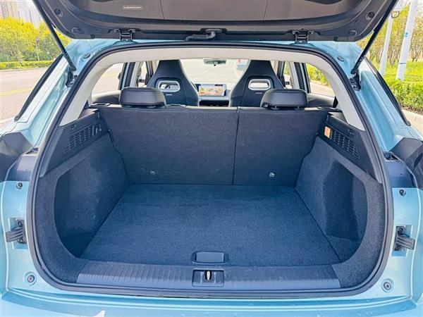 哪吒U 2022款 智400 磷酸铁锂