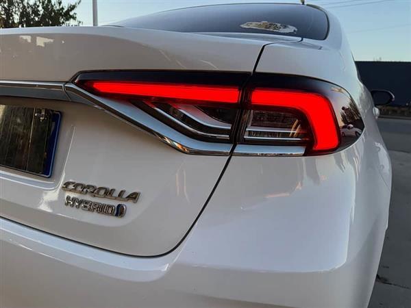 卡罗拉 2021款 双擎 1.8L E-CVT精英版