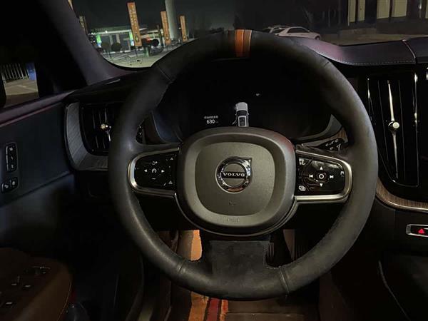 沃尔沃XC60 2023款 B5 四驱智远豪华版