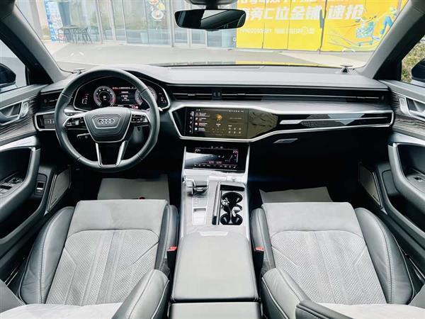 奥迪A6L 2024款 45 TFSI quattro 臻选动感型
