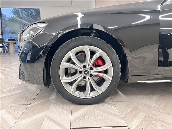 奔驰E级 2022款 改款 E 300 L 运动豪华型