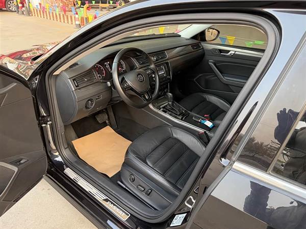 帕萨特 2017款 330TSI DSG尊荣版