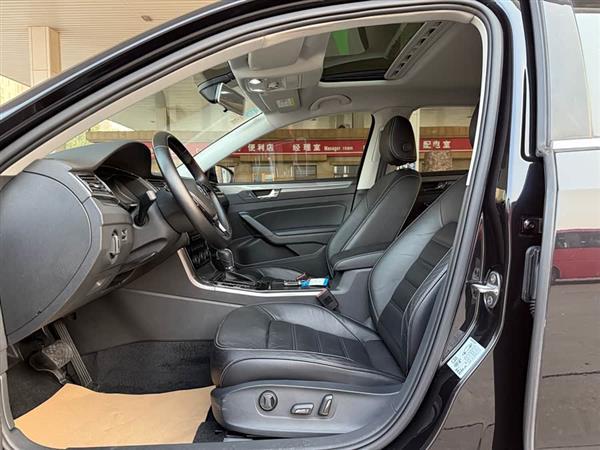 帕萨特 2017款 330TSI DSG尊荣版