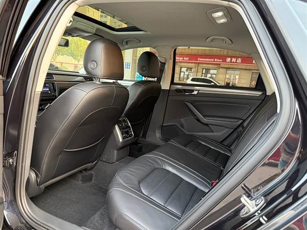 帕萨特 2017款 330TSI DSG尊荣版