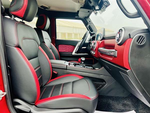 北京越野BJ40 2023款 2.0T 自动四驱城市猎人版侠客型