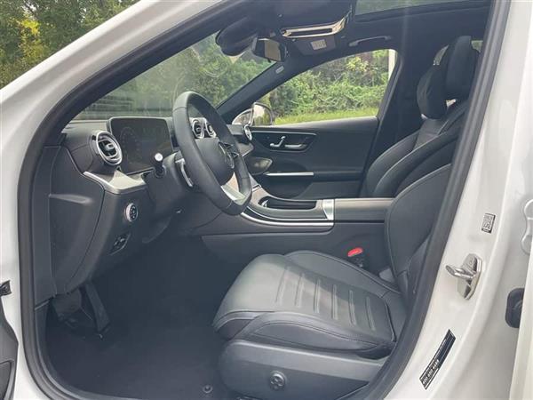 奔驰C级 2024款 C 260 L 运动版