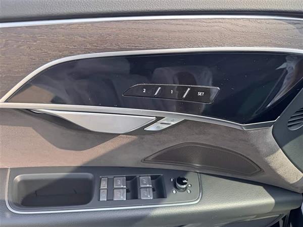 奥迪A8 2021款 A8L 50 TFSI quattro 舒适型