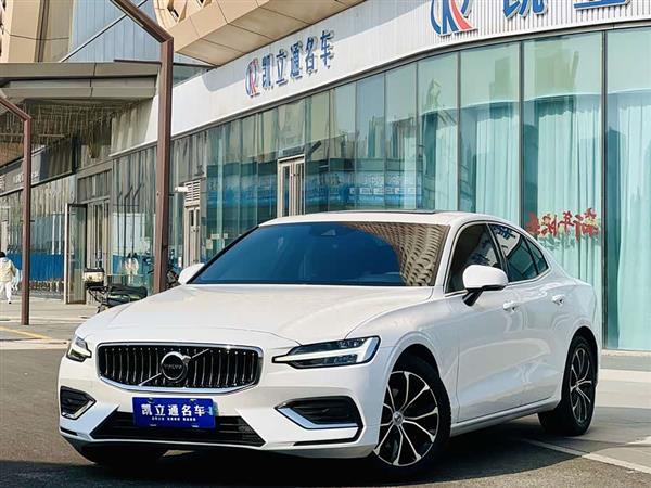 沃尔沃S60 2021款 T4 智逸豪华版