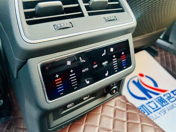 奥迪A6L 2023款 改款 55 TFSI quattro 尊享动感型