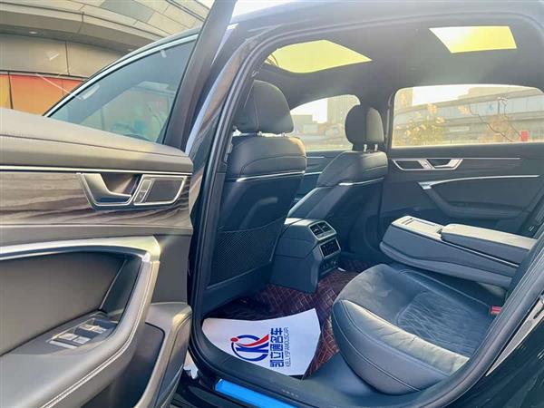 奥迪A6L 2023款 改款 55 TFSI quattro 尊享动感型