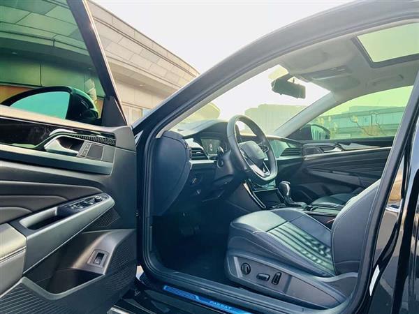 帕萨特 2023款 改款 330TSI 星空精英版