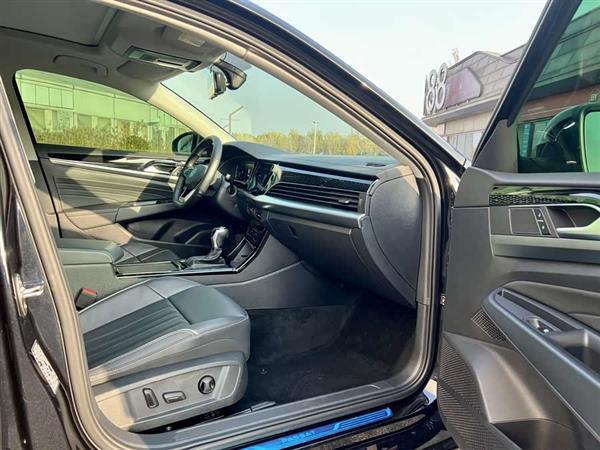 帕萨特 2023款 改款 330TSI 星空精英版