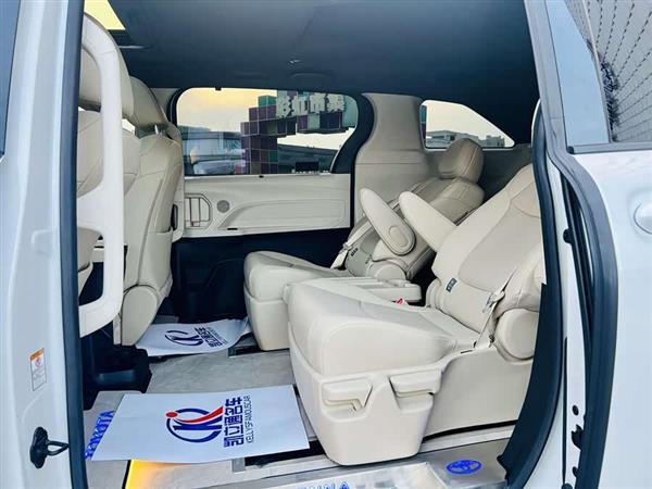 赛那SIENNA 2023款 2.5L混动 豪华版