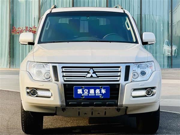 帕杰罗(进口) 2018款 3.0L 自动舒适版