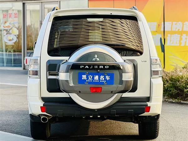 帕杰罗(进口) 2018款 3.0L 自动舒适版