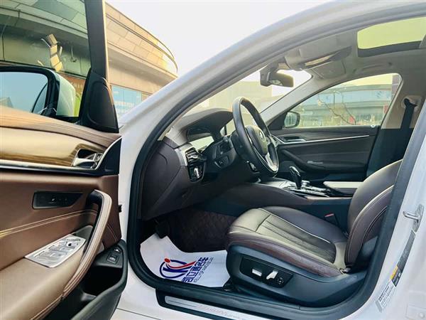 宝马5系新能源 2021款 535Le 豪华套装