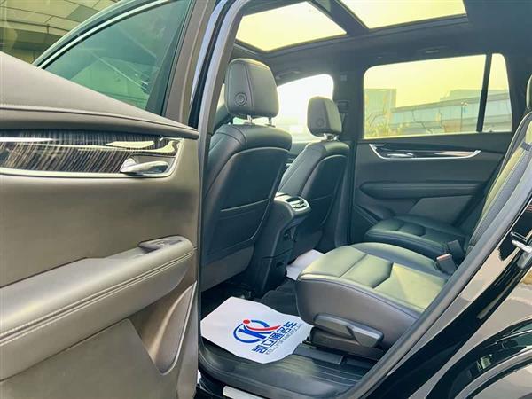 凯迪拉克XT6 2021款 2.0T 六座两驱豪华型