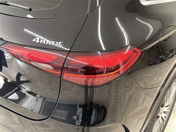 奔驰GLC 2023款 GLC 300 L 4MATIC 动感型 5座