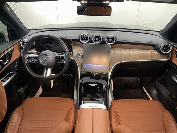 奔驰GLC 2023款 GLC 300 L 4MATIC 动感型 5座