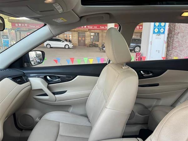 奇骏 2017款 2.0L CVT舒适版 2WD