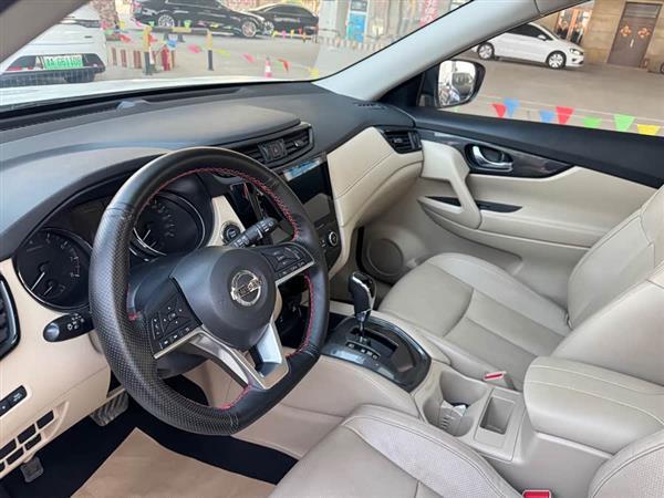 奇骏 2017款 2.0L CVT舒适版 2WD