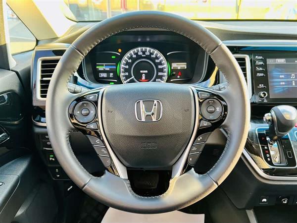 艾力绅 2019款 2.0L 混动豪华版