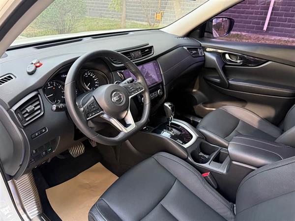 奇骏 2019款 2.0L CVT智联舒适版 2WD