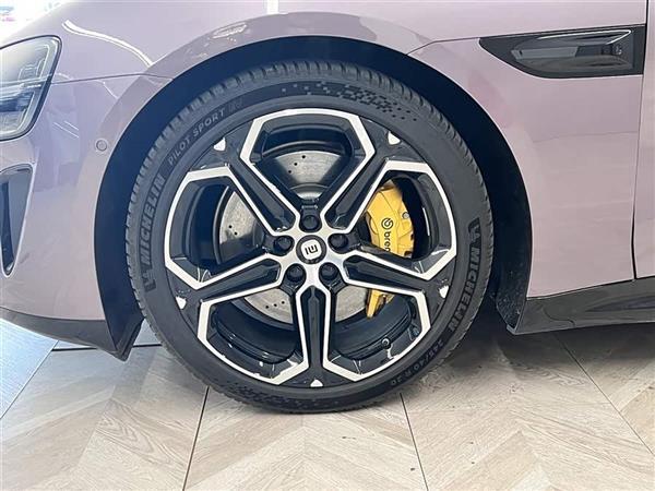 小米SU7 2024款 四驱超长续航高阶智驾Max版