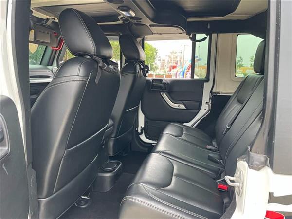 牧马人 2015款 3.0L Sahara 四门舒享版