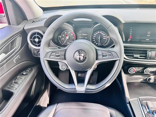 Stelvio斯坦维 2017款 2.0T 200HP 精英版