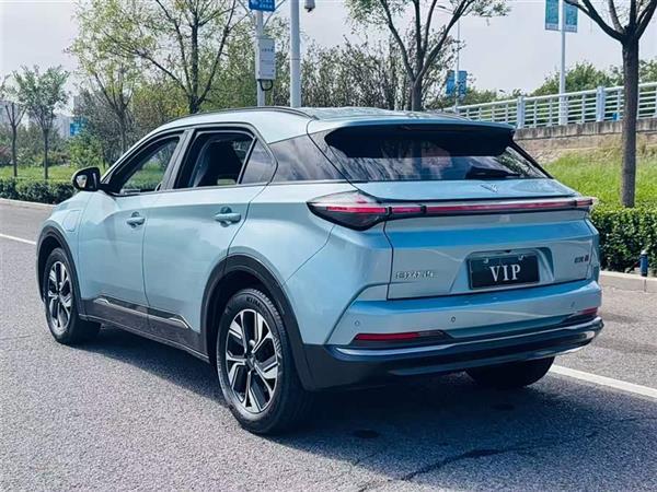 哪吒U 2022款 智400 磷酸铁锂