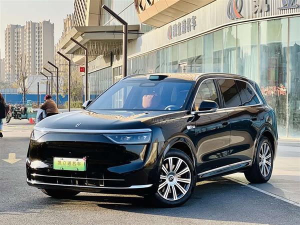 问界M8 2025款 增程 Max版 37kWh 6座版